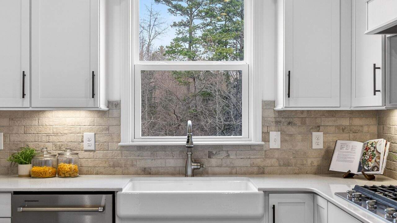 Real Estate Photographer in Huntersville NC Kitchen